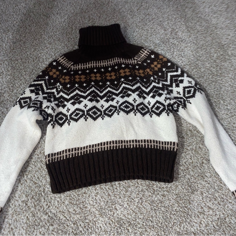 American eagle Cozy Fair Isle Turtleneck Sweater in Brown, White & Tan